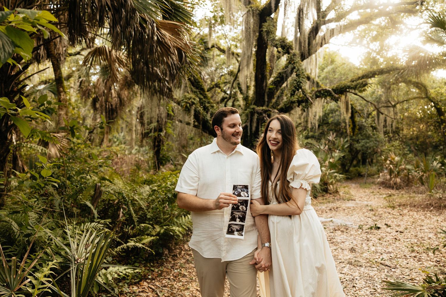 Playful Jacksonville family photos. Jacksonville Family Photographer, Jacksonville Family Photo Session - Lindsay McDow Photography