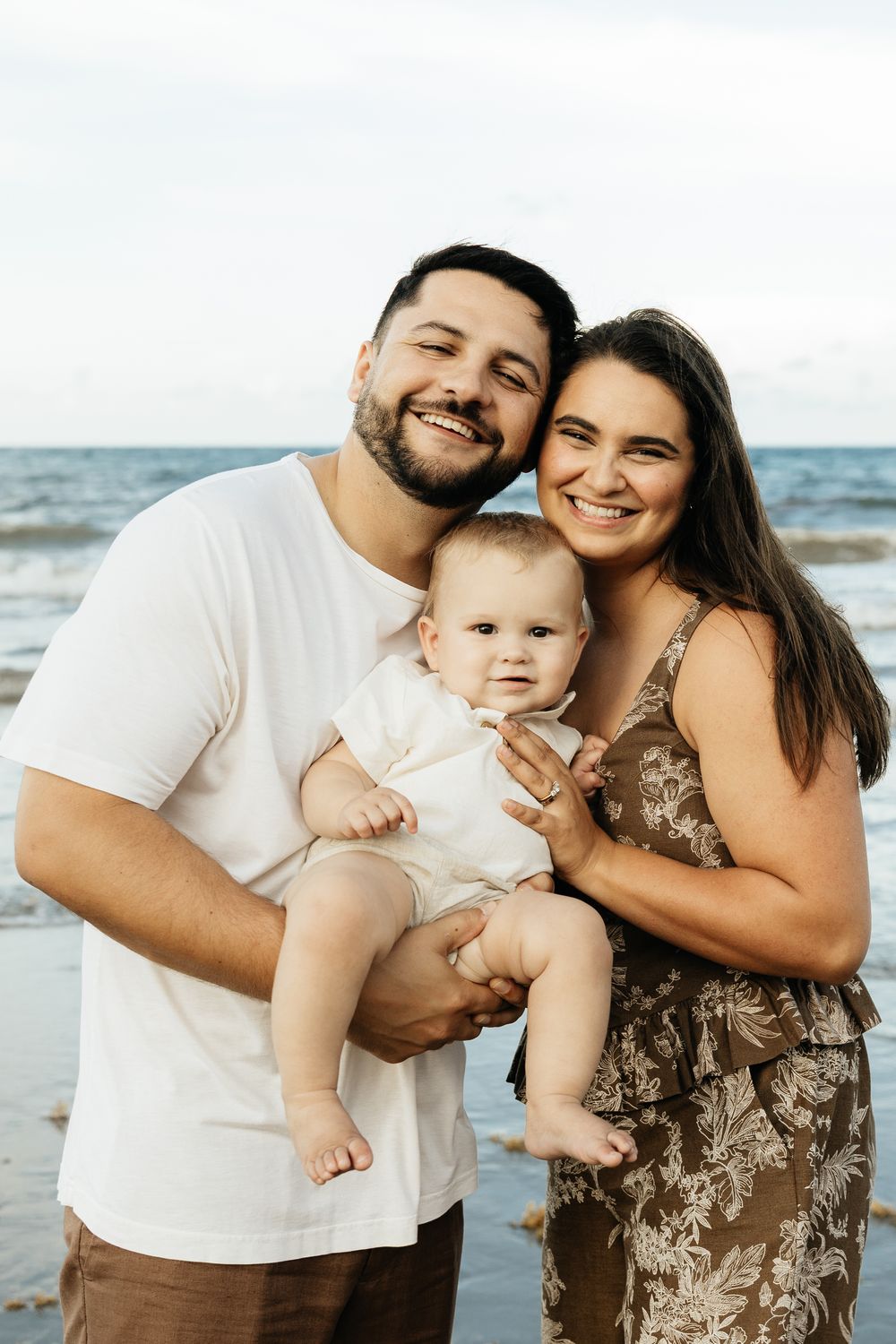 Playful Jacksonville Beach family photos. Jacksonville Family Photographer, Duval County Family Photographer  - Lindsay McDow Photography