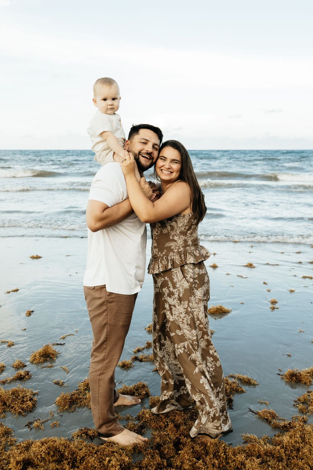Playful Jacksonville Beach family photos. Jacksonville Family Photographer, Duval County Family Photographer  - Lindsay McDow Photography