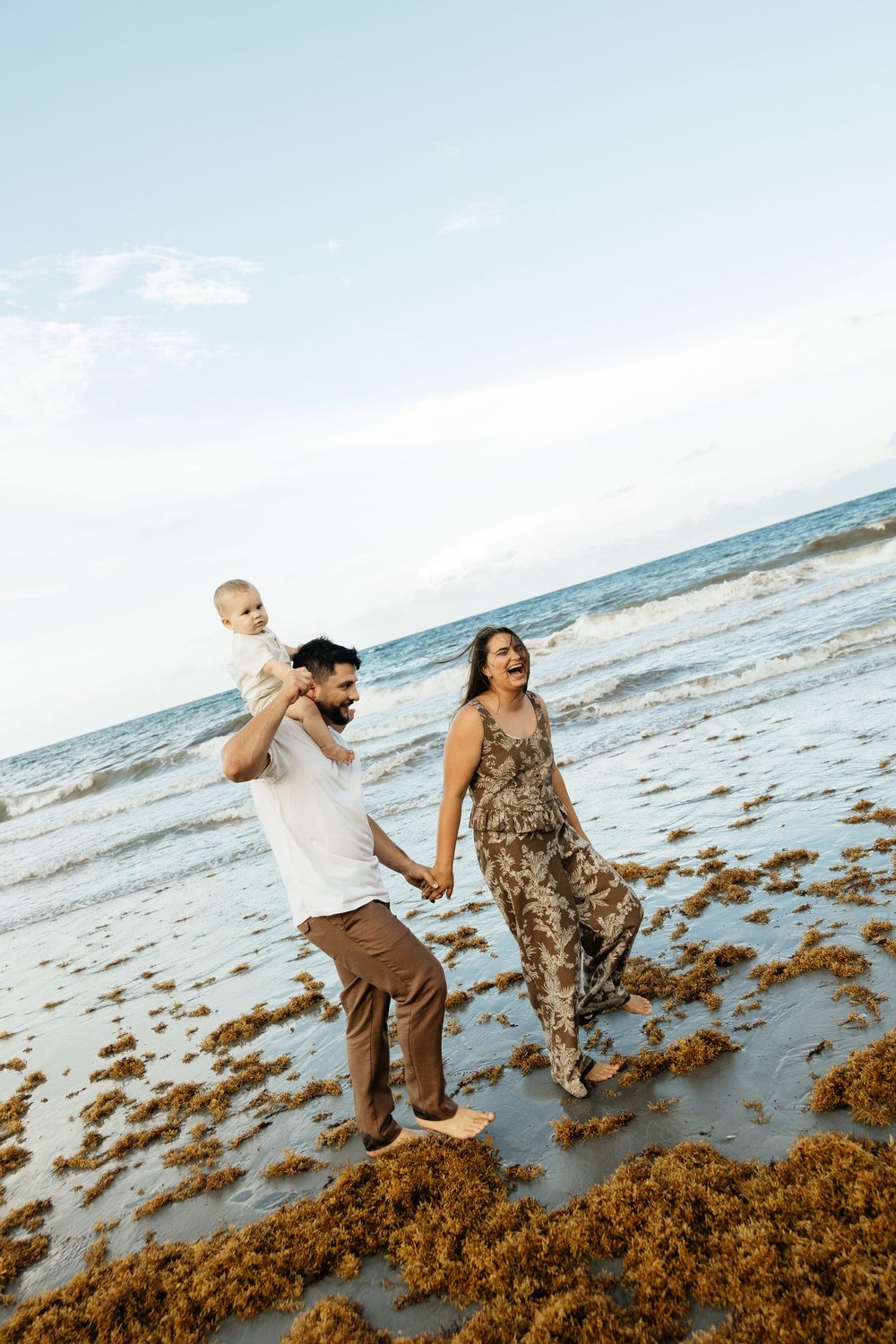Playful Jacksonville Beach family photos. Jacksonville Family Photographer, Duval County Family Photographer  - Lindsay McDow Photography