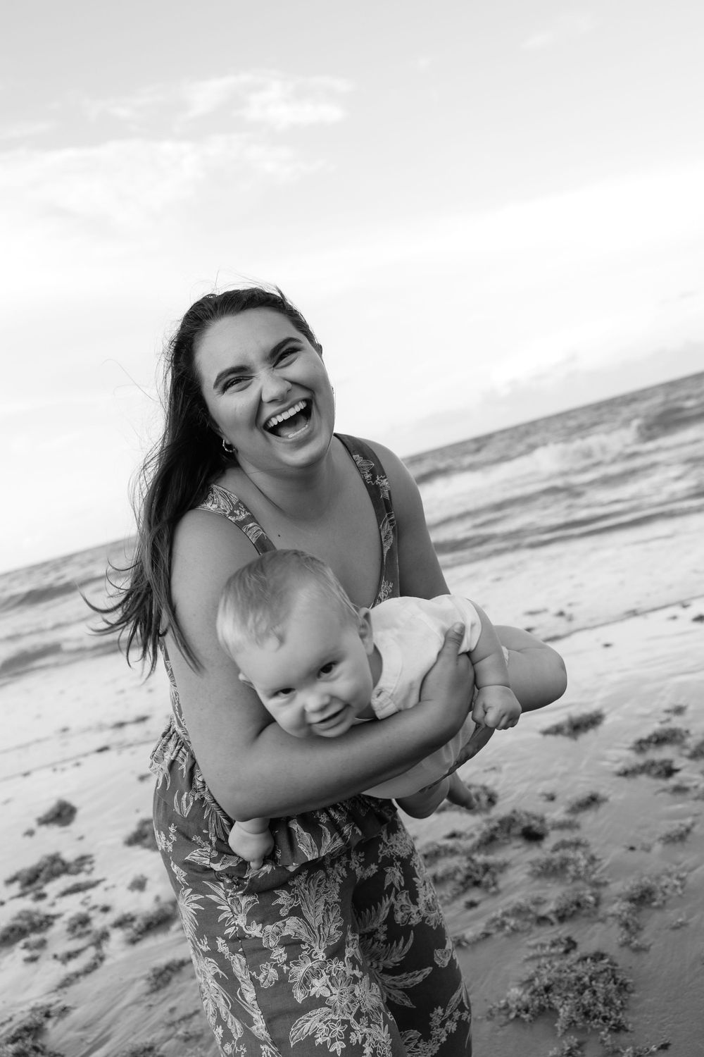 Playful Jacksonville Beach family photos. Jacksonville Family Photographer, Duval County Family Photographer  - Lindsay McDow Photography