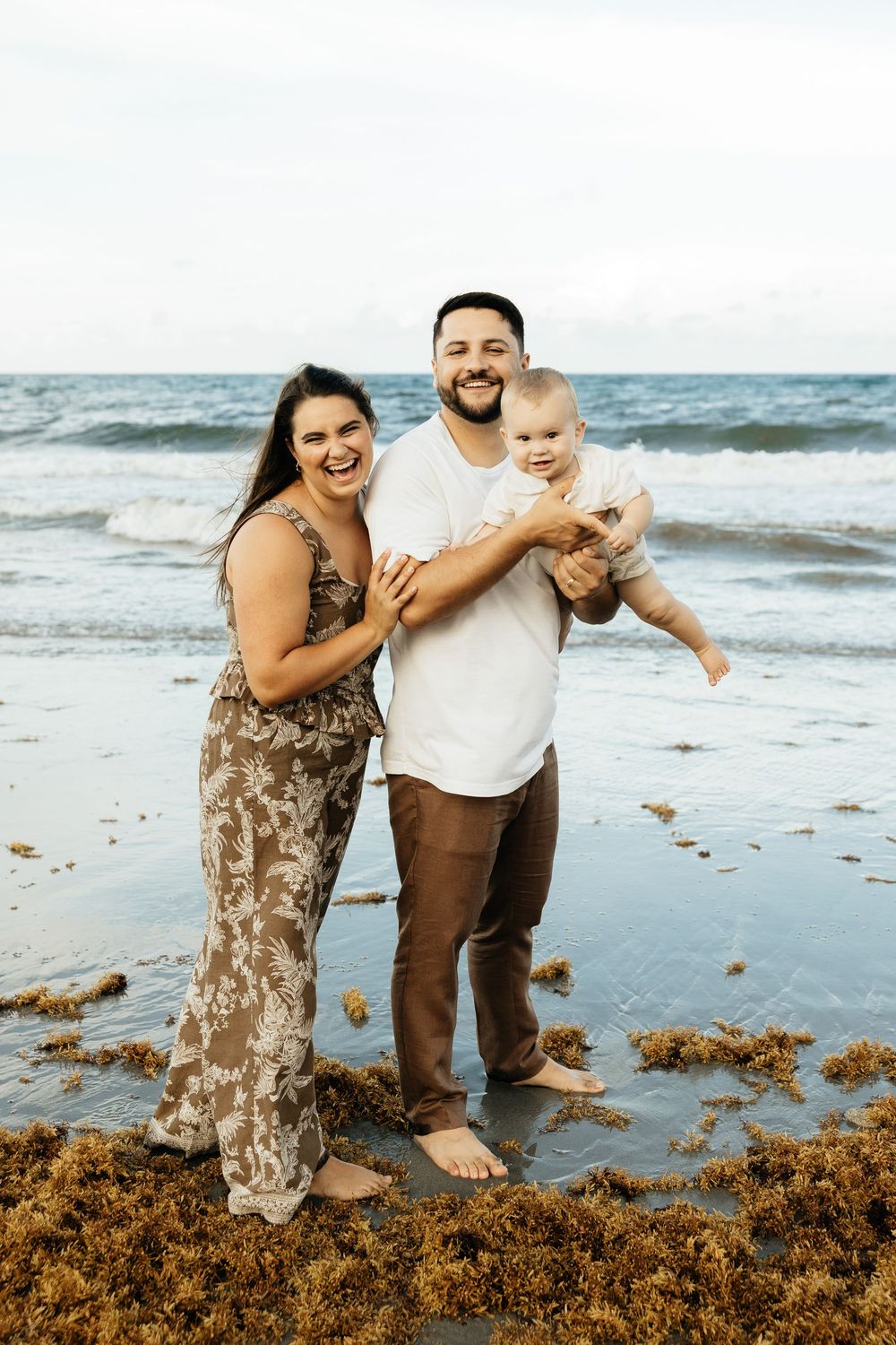 Playful Jacksonville Beach family photos. Jacksonville Family Photographer, Duval County Family Photographer  - Lindsay McDow Photography