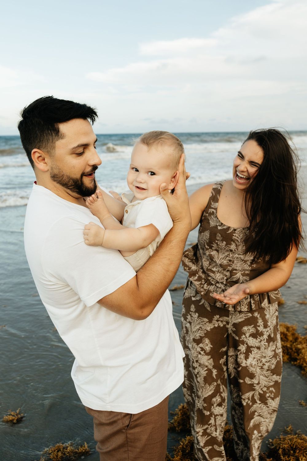 Playful Jacksonville Beach family photos. Jacksonville Family Photographer, Duval County Family Photographer  - Lindsay McDow Photography