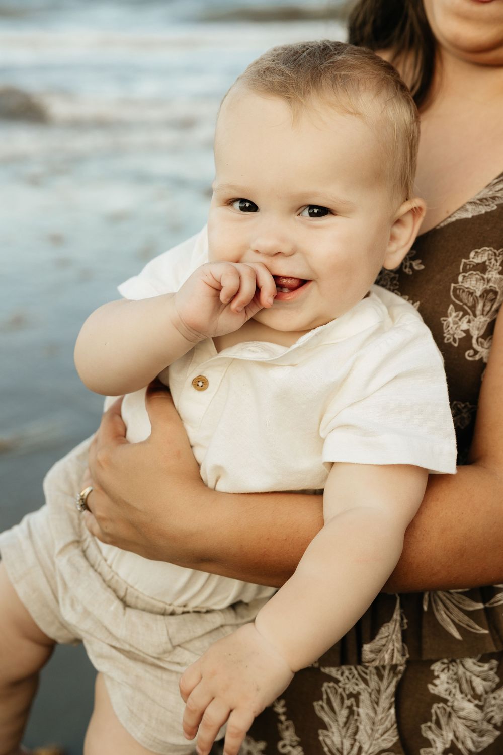 Playful Jacksonville Beach family photos. Jacksonville Family Photographer, Duval County Family Photographer  - Lindsay McDow Photography