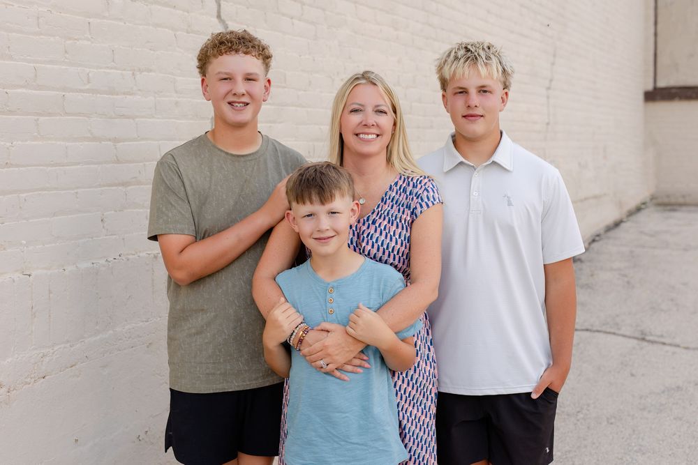 Hartland WI family photos with Kendall Kuss Photography
