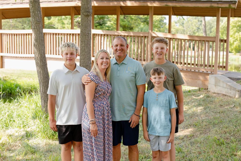 Hartland WI family photos with Kendall Kuss Photography