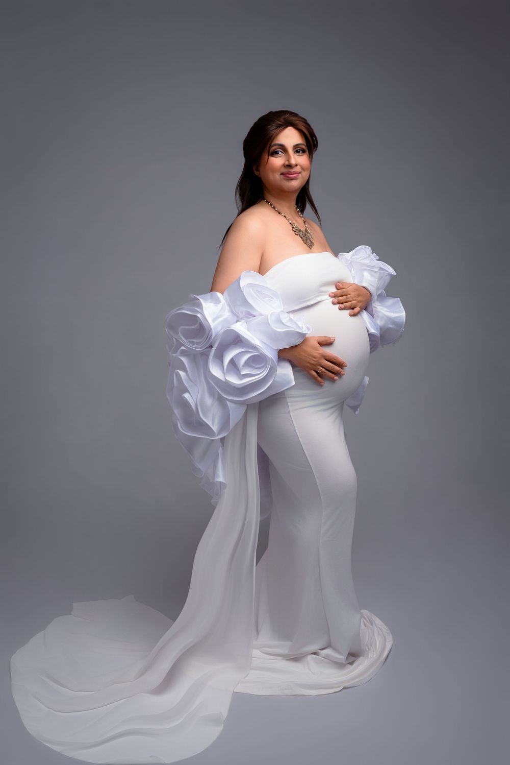 natural pregnancy portrait neutral background Birmingham