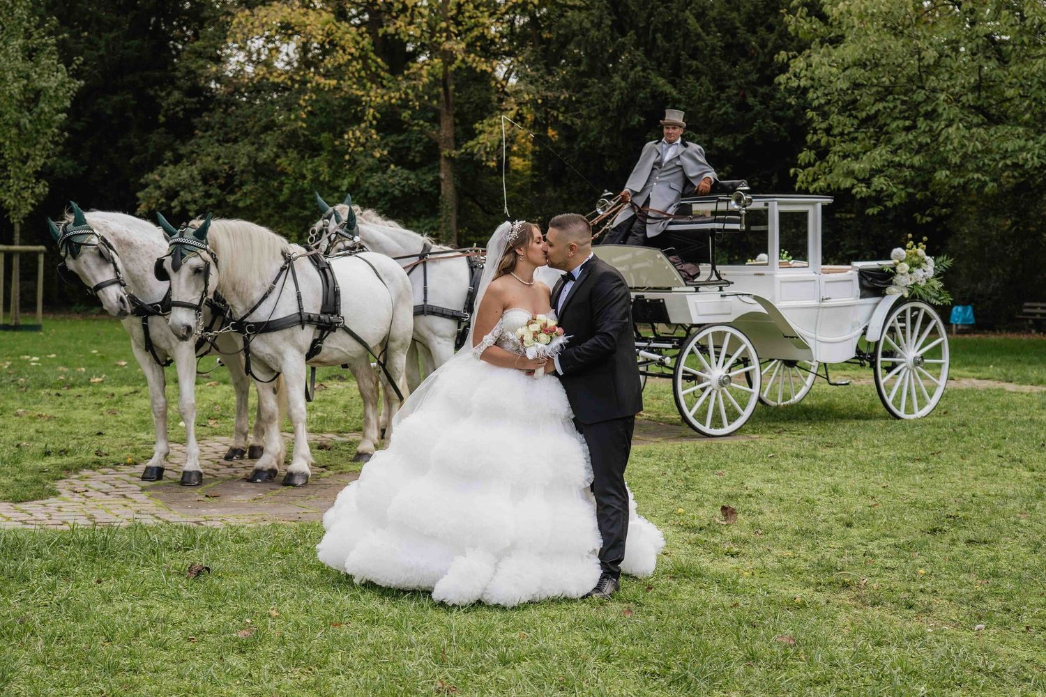Brautpaar Laura & Marvin empfiehlt Jubelhoch