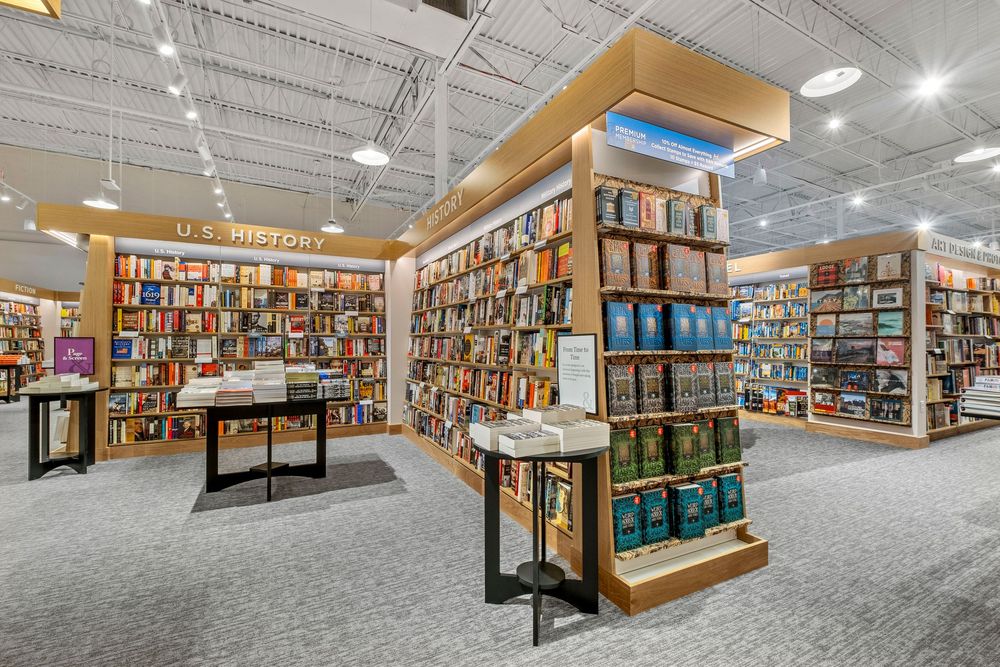 Interior photograph of the Barns&Noble store in Gainesville, FL.