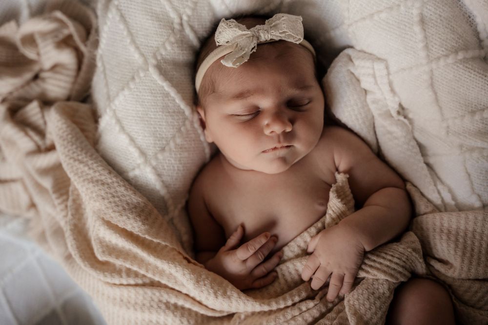 Newborn lifestyle photo portland ME