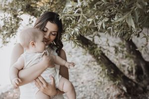 Séance photo en famille à Neuchâtel – Nature et bonheur partagé