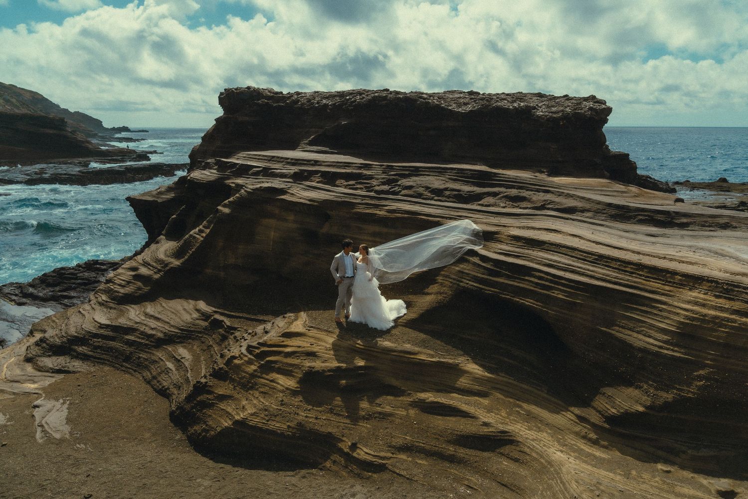 Hawaii Wedding Photography by Anna Morales / A Visual Anthropologist. Oahu, Hawaii 2024