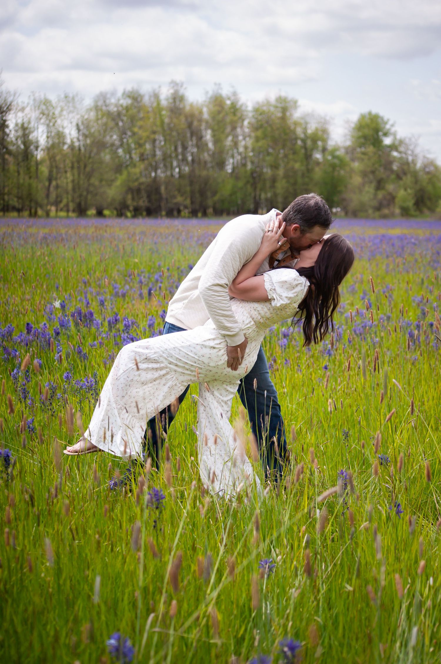 Stunning portrait photography utilizing Oregon's stunning landscapes.