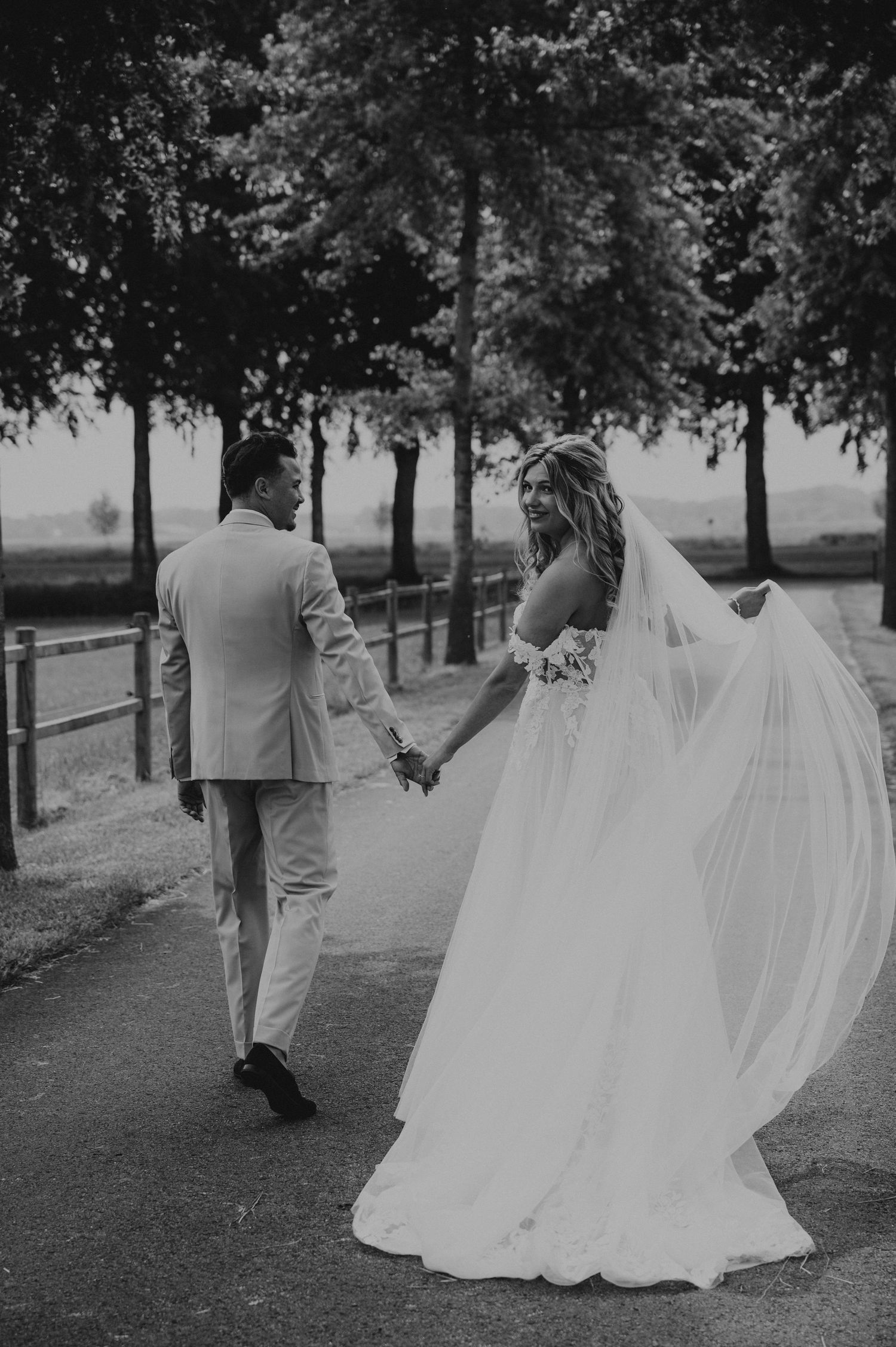 Trouwfotograaf amersfoort, trouwfotografie, trouwfoto, bruidsjurk, verloofd, trouwen, trouwring,
