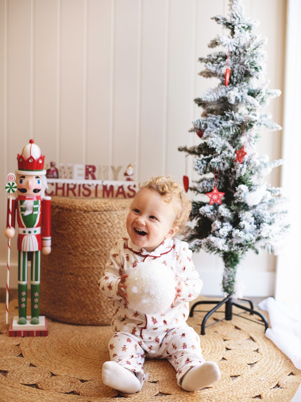 Festive photo session Sidcup 2025 with children smiling