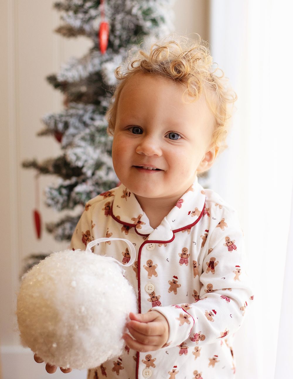 Festive baby photo session Bexley 2025 with children smiling