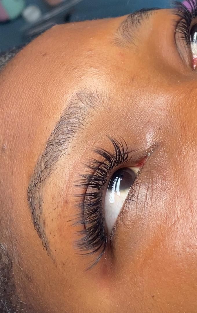 Good eyelash set in Best Studio in Warri and Ikeja.
Affordable and professional Staff.
Cozzy atmosphere
Warri 
Ikeja