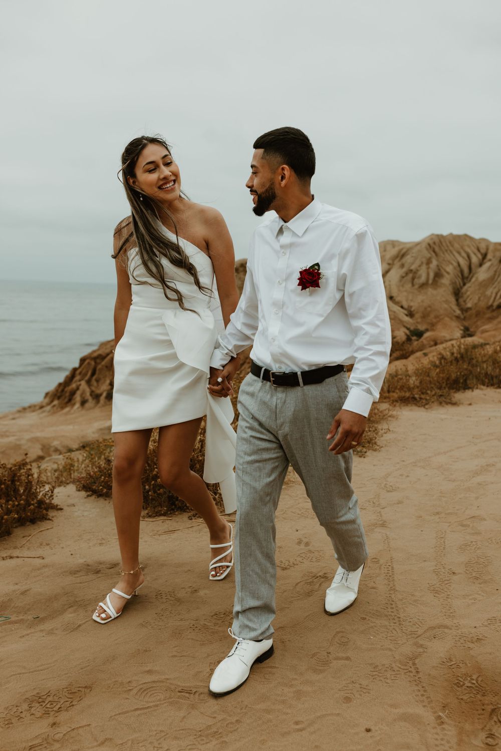 freshly married at sunset cliffs