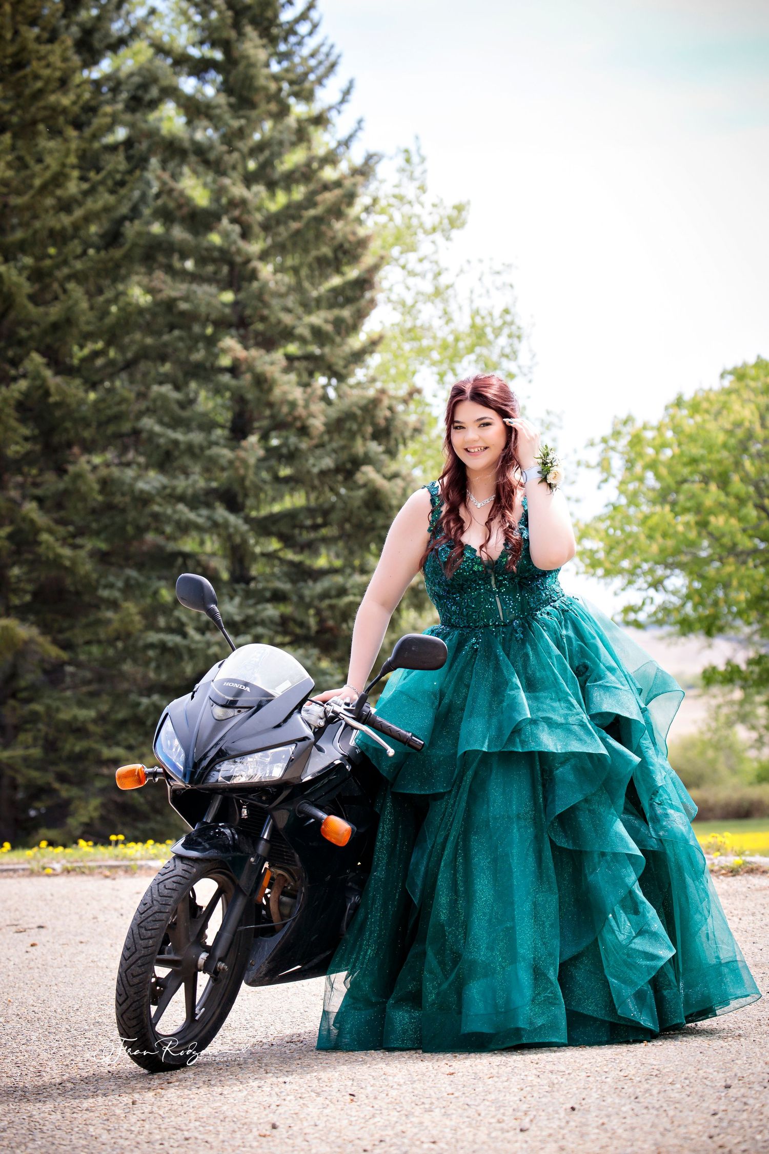 Fran Rodgers Photography - Grad Photographer in Grande Prairie Alberta canada 
Grad  Photographer Grande Prairie Alberta, Beaverlodge,