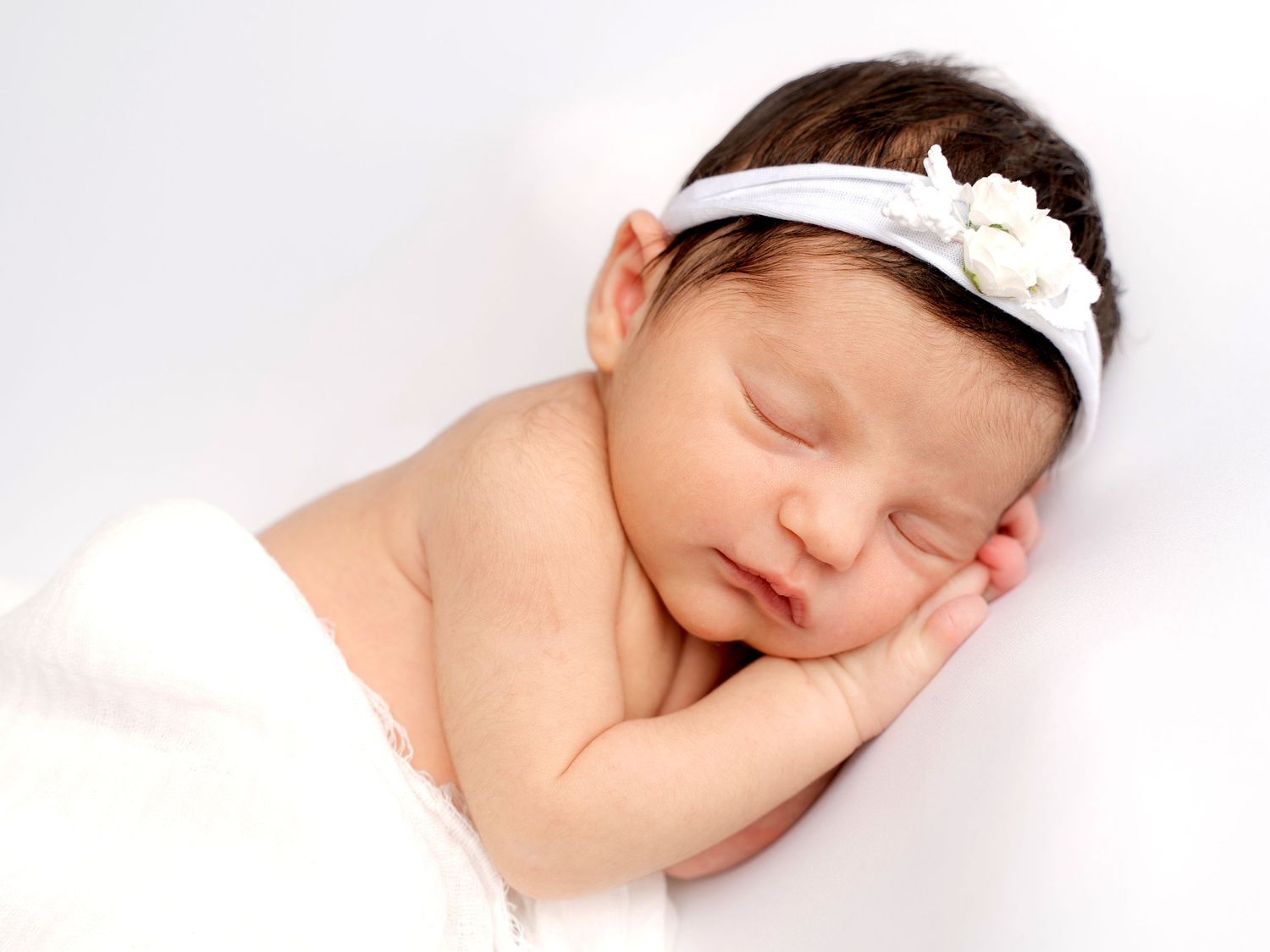 fotografia de newborn, recém nascido, fundo branco