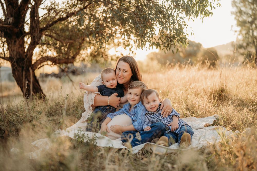 Bathurst family photographer. Bathurst family photography sessions.