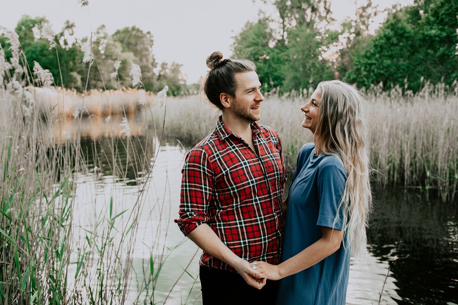 Parfotografering på Hammarö med Pär Kunze och Anna Nilsson. Footgraf Rebecca Nordin.