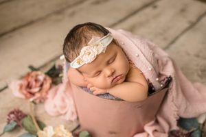 Oklahoma newborn photographer. Oklahoma City Newborn photographer. Newborn photos in Oklahoma City. Oklahoma City Newborn Photographer