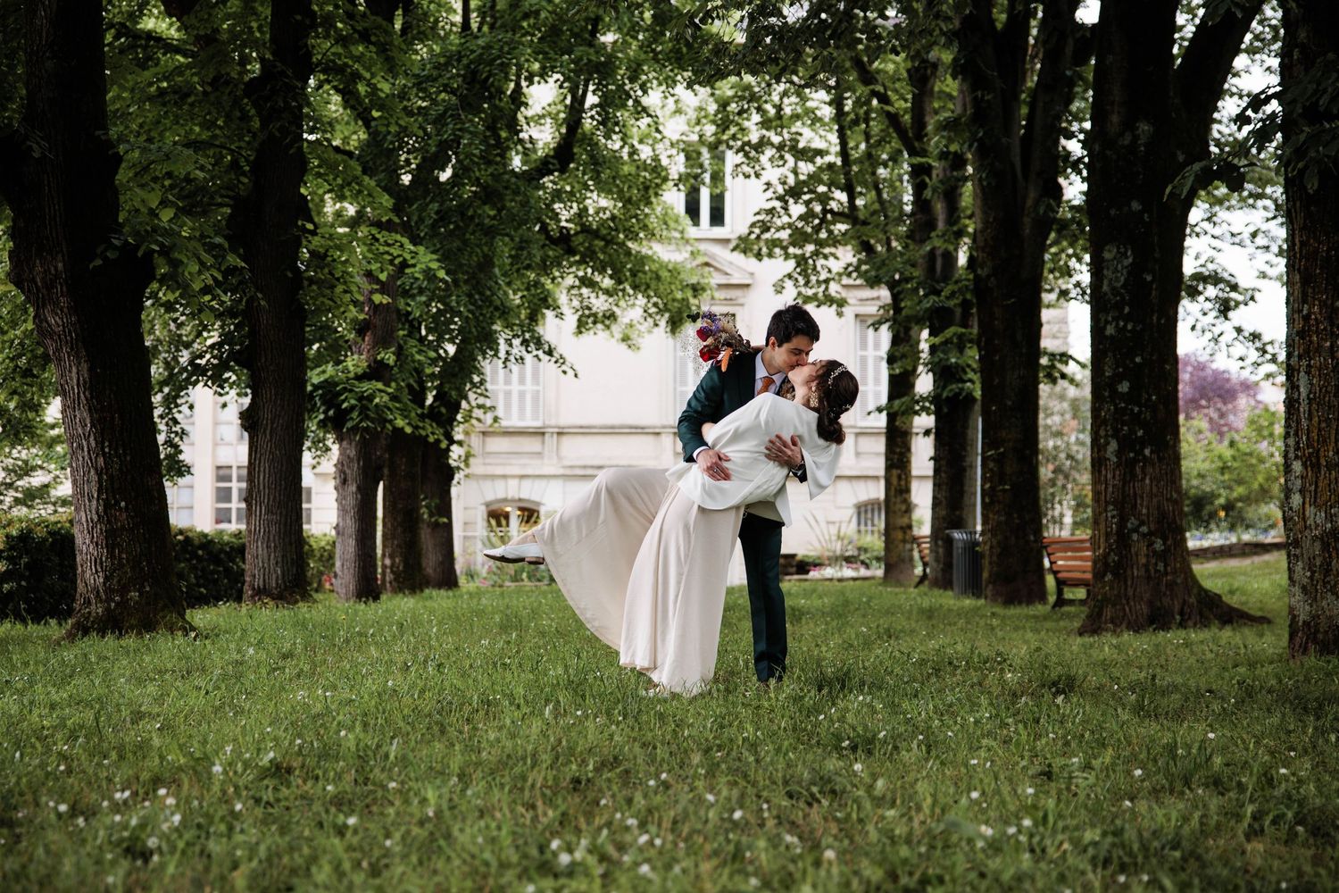 Photo prise par Marie Defelix Photography photographe de mariage, couple et portrait à Bordeaux et Grenoble.