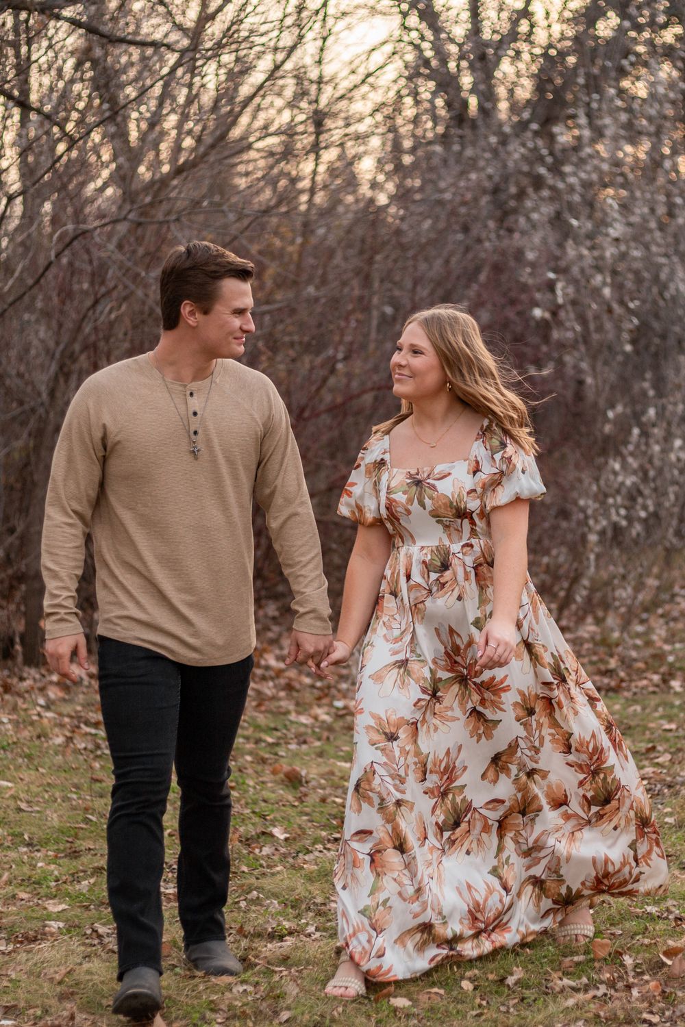 Fargo-Moorhead, Minnesota engagement photographer, wedding photographer, couples photographer, and family photographer