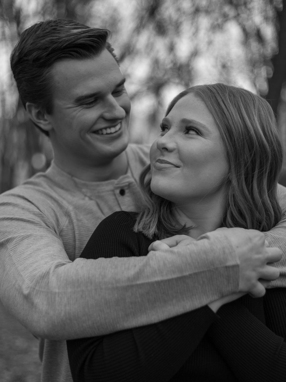 Fargo-Moorhead, Minnesota engagement photographer, wedding photographer, couples photographer, and family photographer