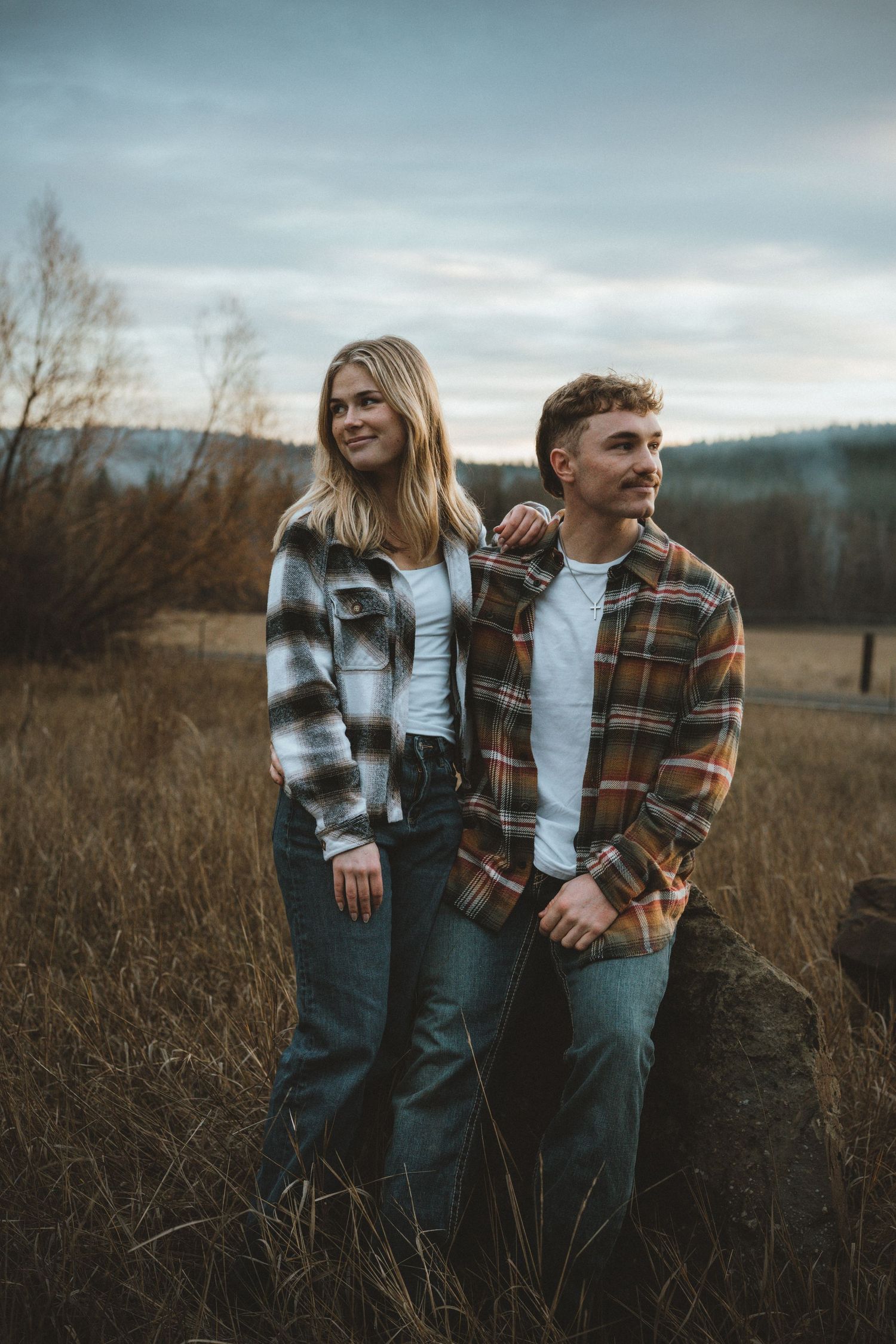 Couples Photographer in Ellensburg WA CWU Cle Elum photographer.