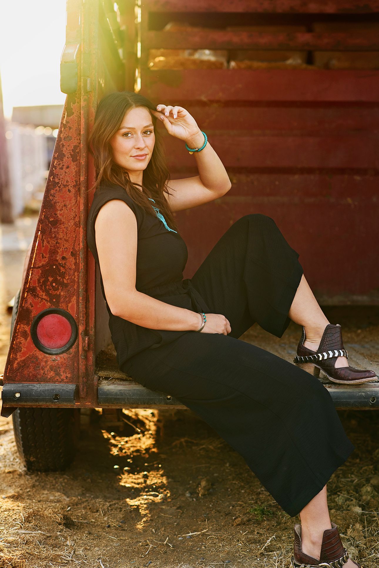 ShutterGirl Photography. Blackfoot, Idaho Falls, Pocatello Senior photographer. Creative custom Senior Photography