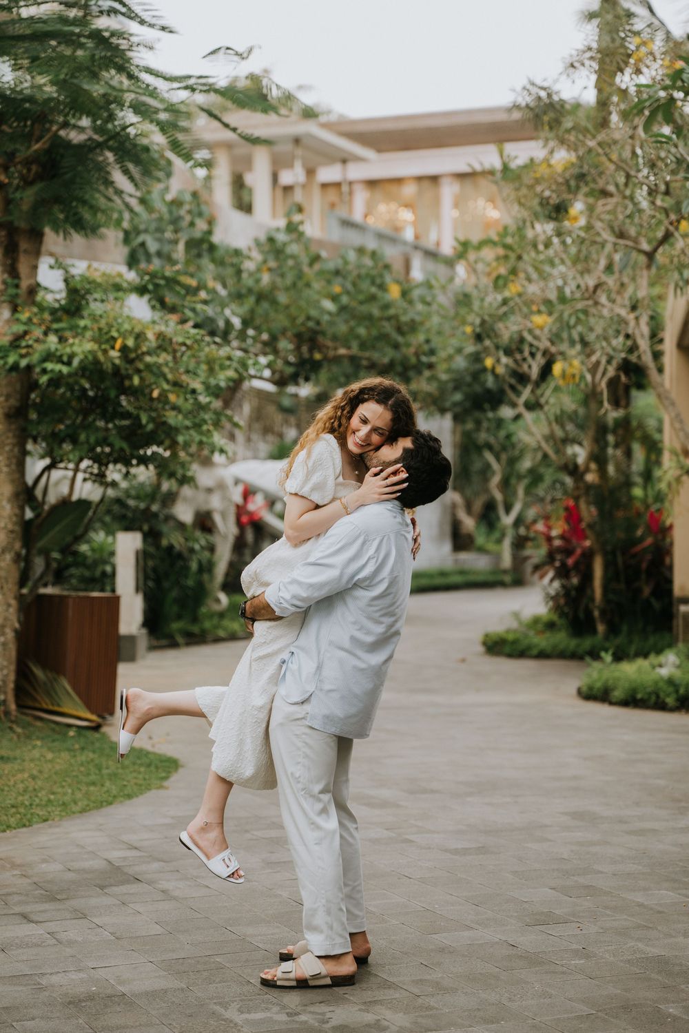 Bali couple photoshoot services at SereS Springs Resort & Spa