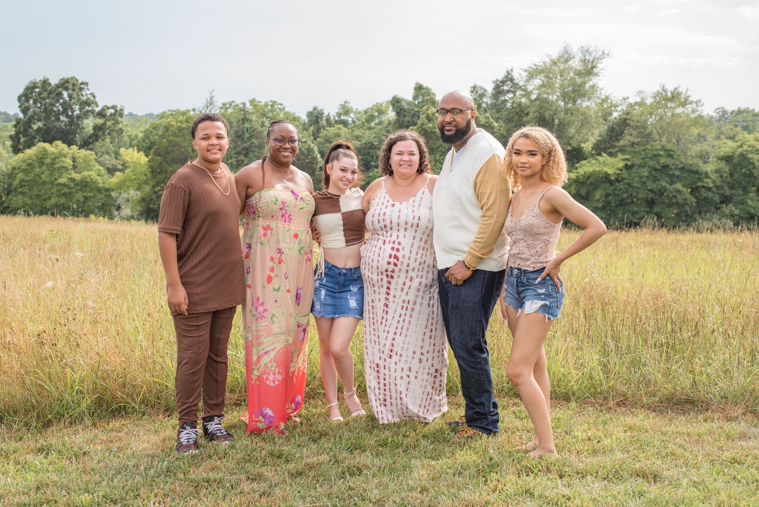 Outdoor family portrait of six at Manassas Battlefield in Northern Virginia, photographed by Sarah Thayer Photography