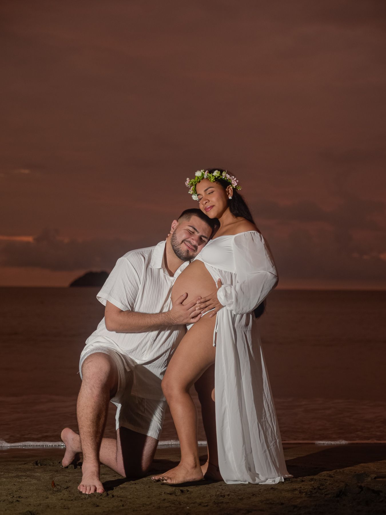 Maternity session photo at Hamilton Leisure, Bosque del Mar, Guanacaste, Costa Rica