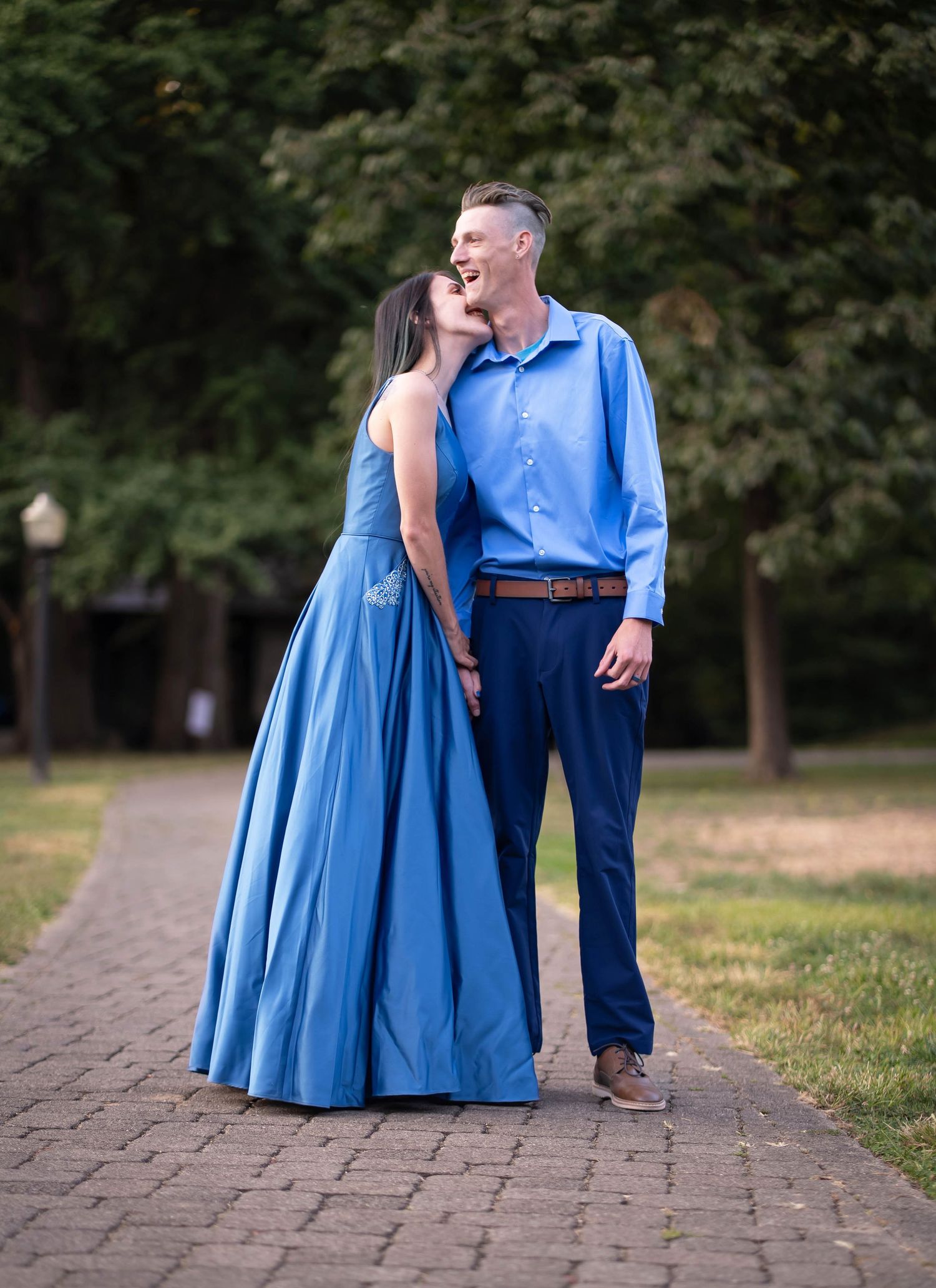 summer engagement session at Jeffrey Mansion