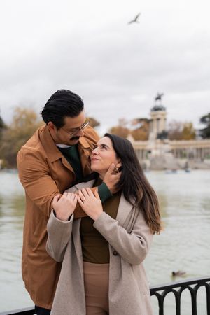 Propuesta de matrimonio en Madrid con estilo natural, fotografía sincera y sin artificios
