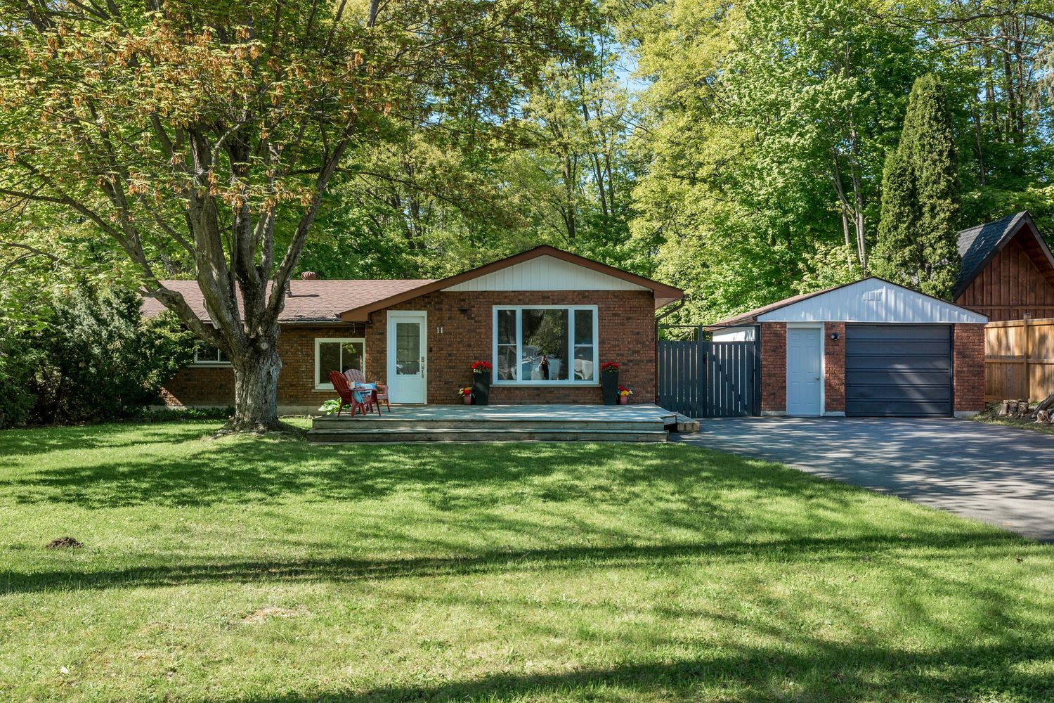 A photo of a detached home in Penetanguishene Ontario for a real estate listing in Georgian Bay photographed by Sarah Tennant
