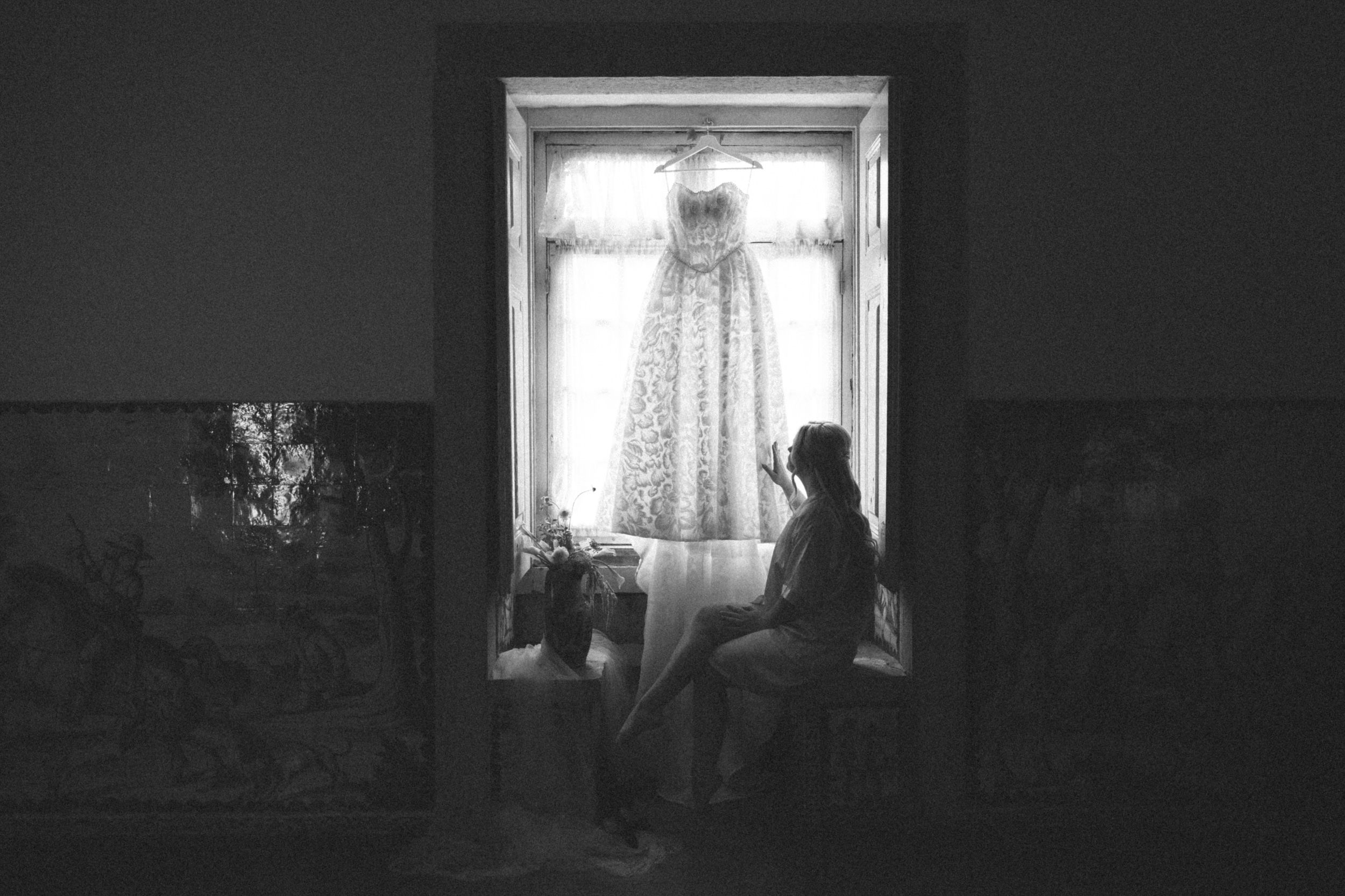 Bride getting ready for an intimate wedding in Portugal