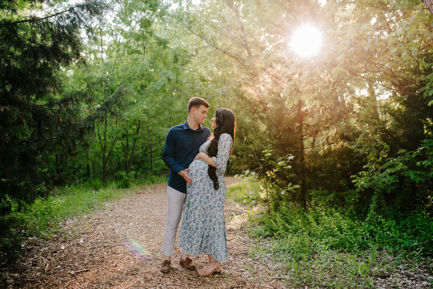 Maternity pregnancy photo session in Sedgwick County Park, family pictures in Wichita, KS, by Jessica Nadine Photography