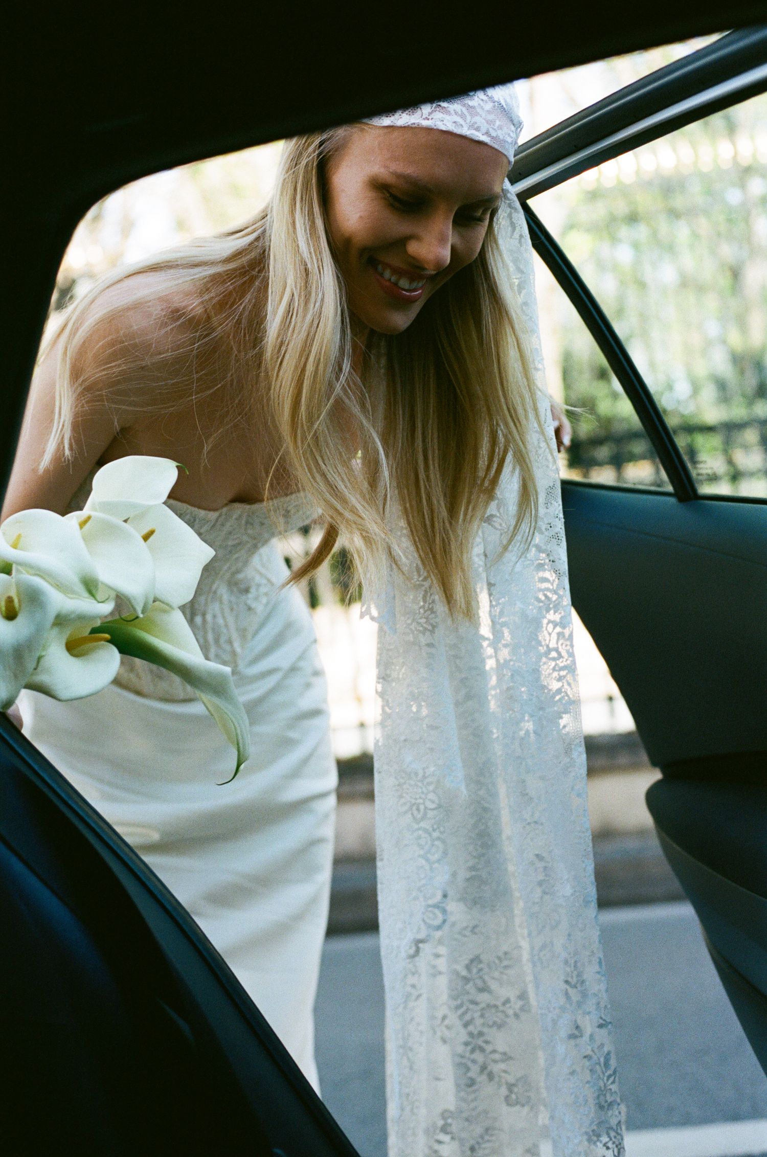 Cool girl bride photography, paris film photographer, paris best film photographer, paris film wedding photographer, 35mm, film photos