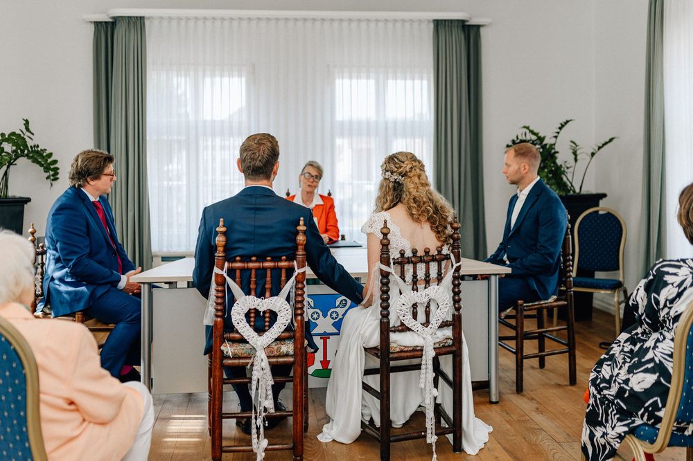 Trauzeremonie im Standesamt in Jork im Alten Land mit Hochzeitsfotografin.