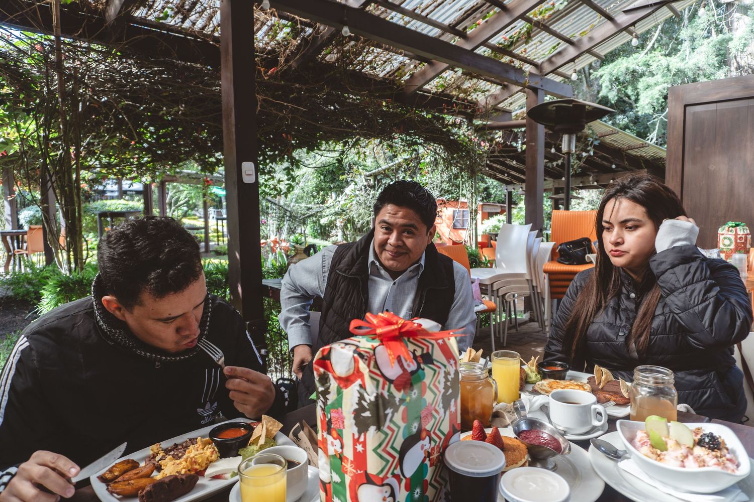 Mejor empresa Eventos, producción, interpretación, traducción y transmisiones en vivo de Eventos coorporativos Antigua Guatemala Altavision