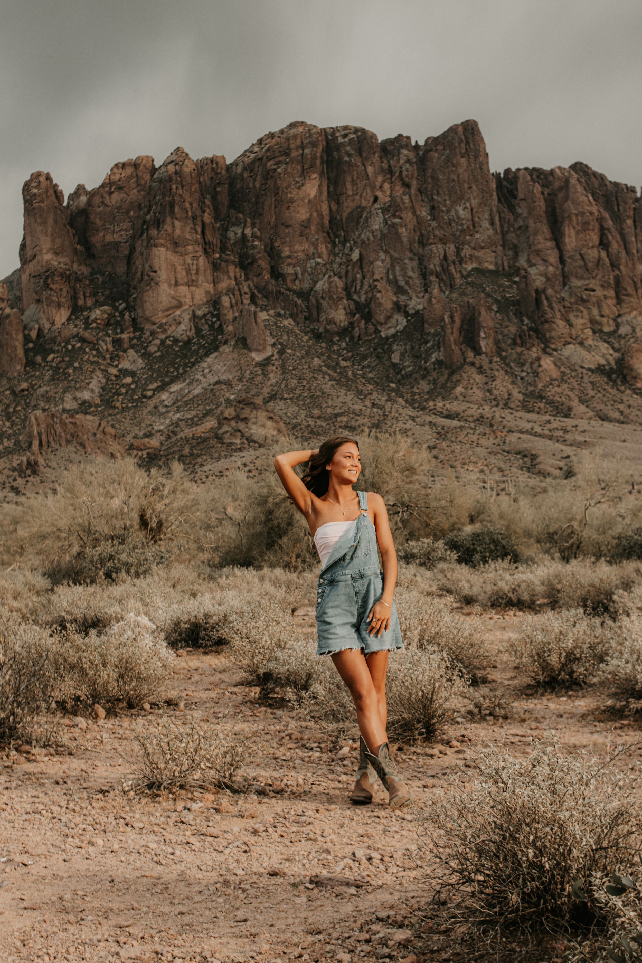 Graduation photography session focused on authentic emotion and confidence.