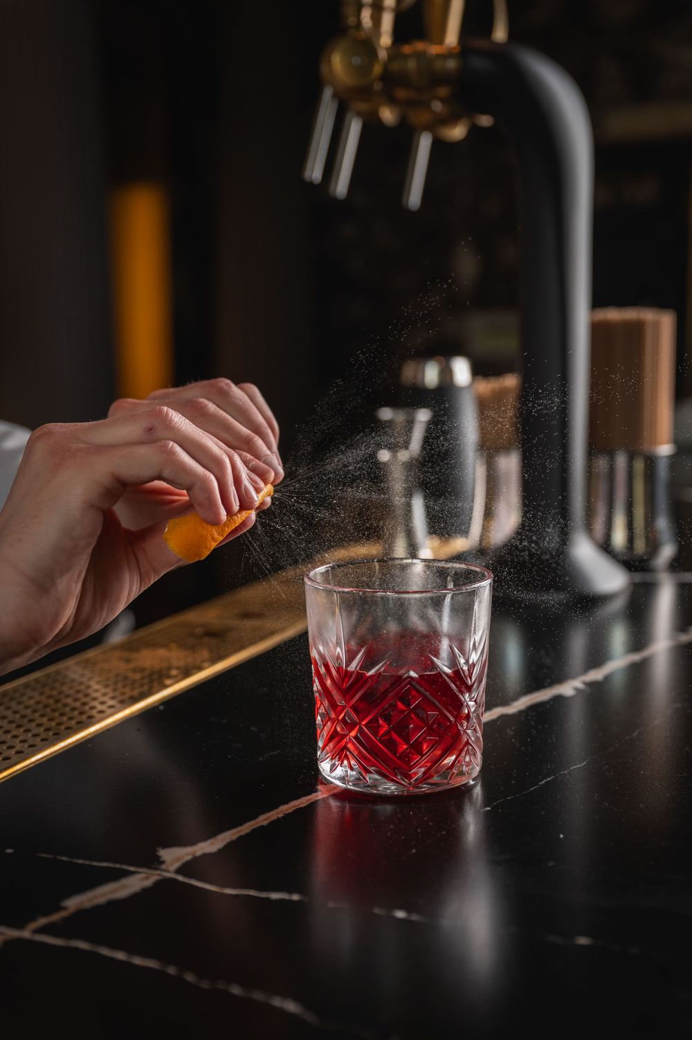 Shooting cocktail au bar de l'hôtel le Dolce à Versailles - photographe hôtellerie Mélanie Rousselle