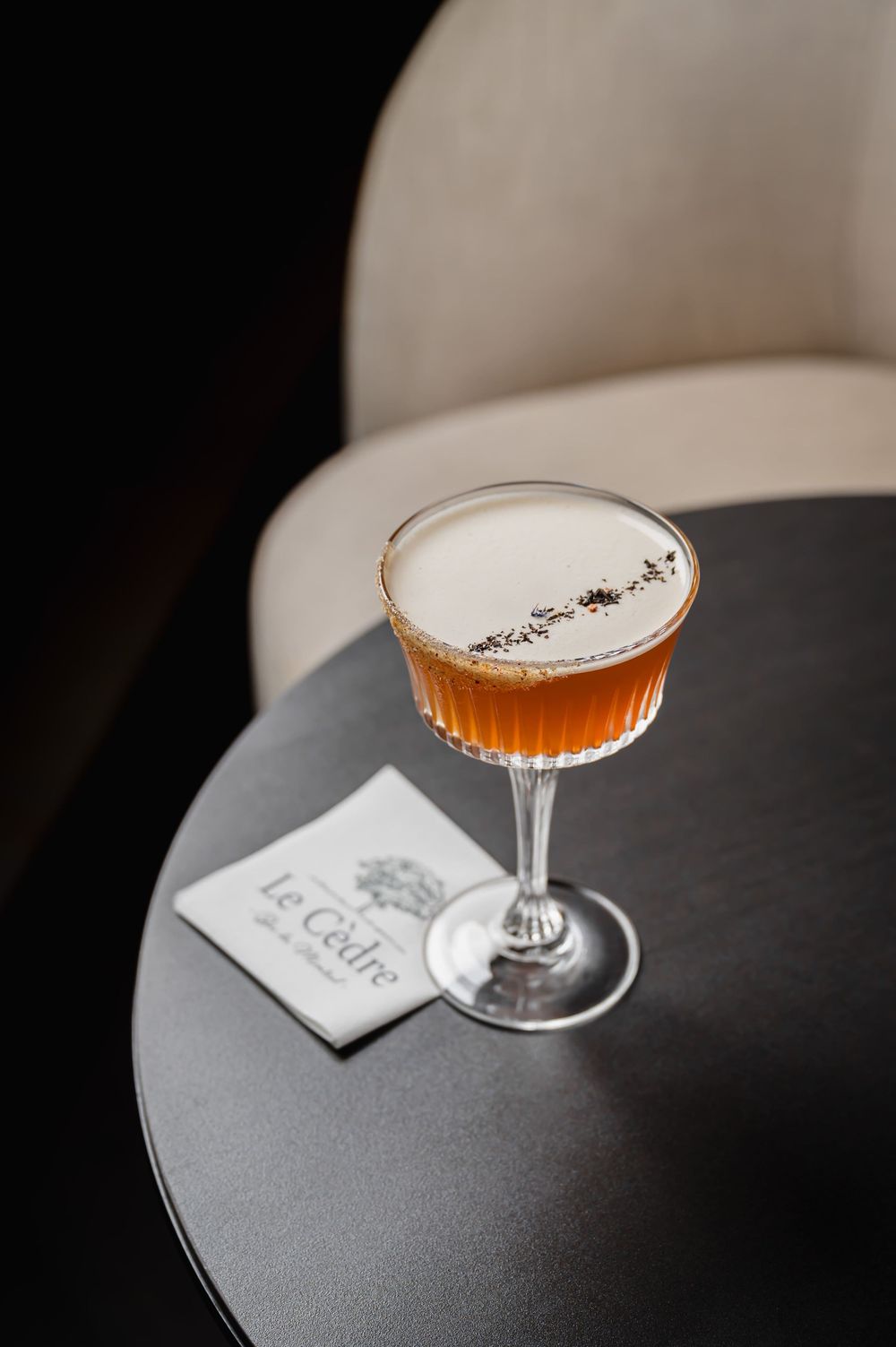 Shooting cocktail au bar de l'hôtel le Dolce à Versailles - photographe hôtellerie Mélanie Rousselle