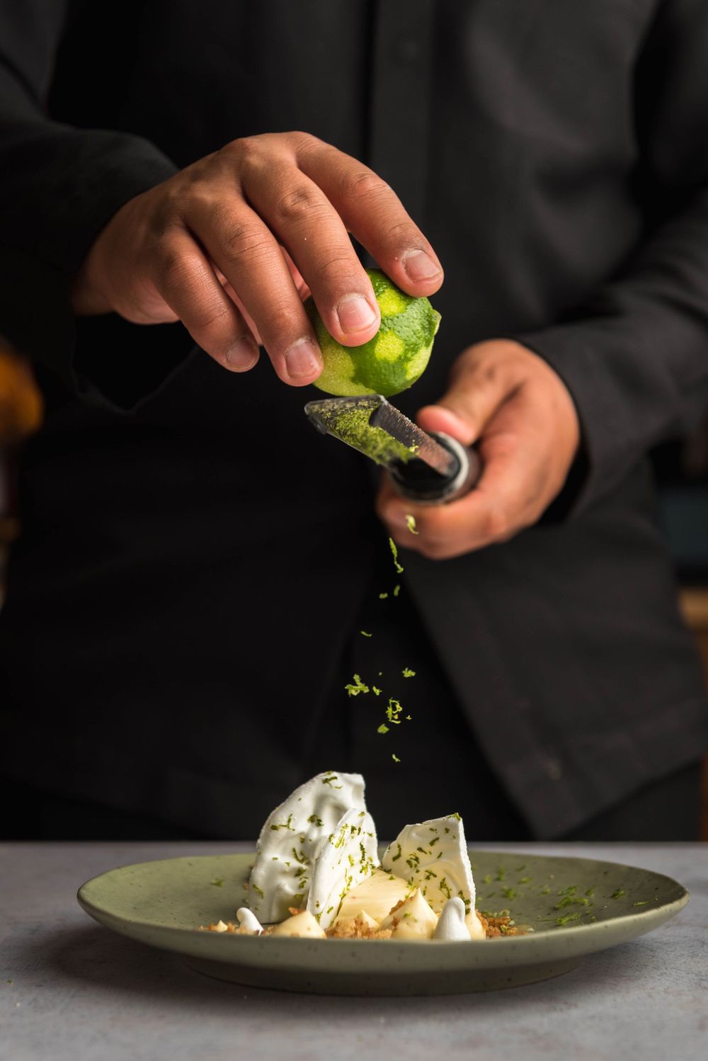 Chute de zestes de citron vert - Mélanie Rousselle, photographe traiteur