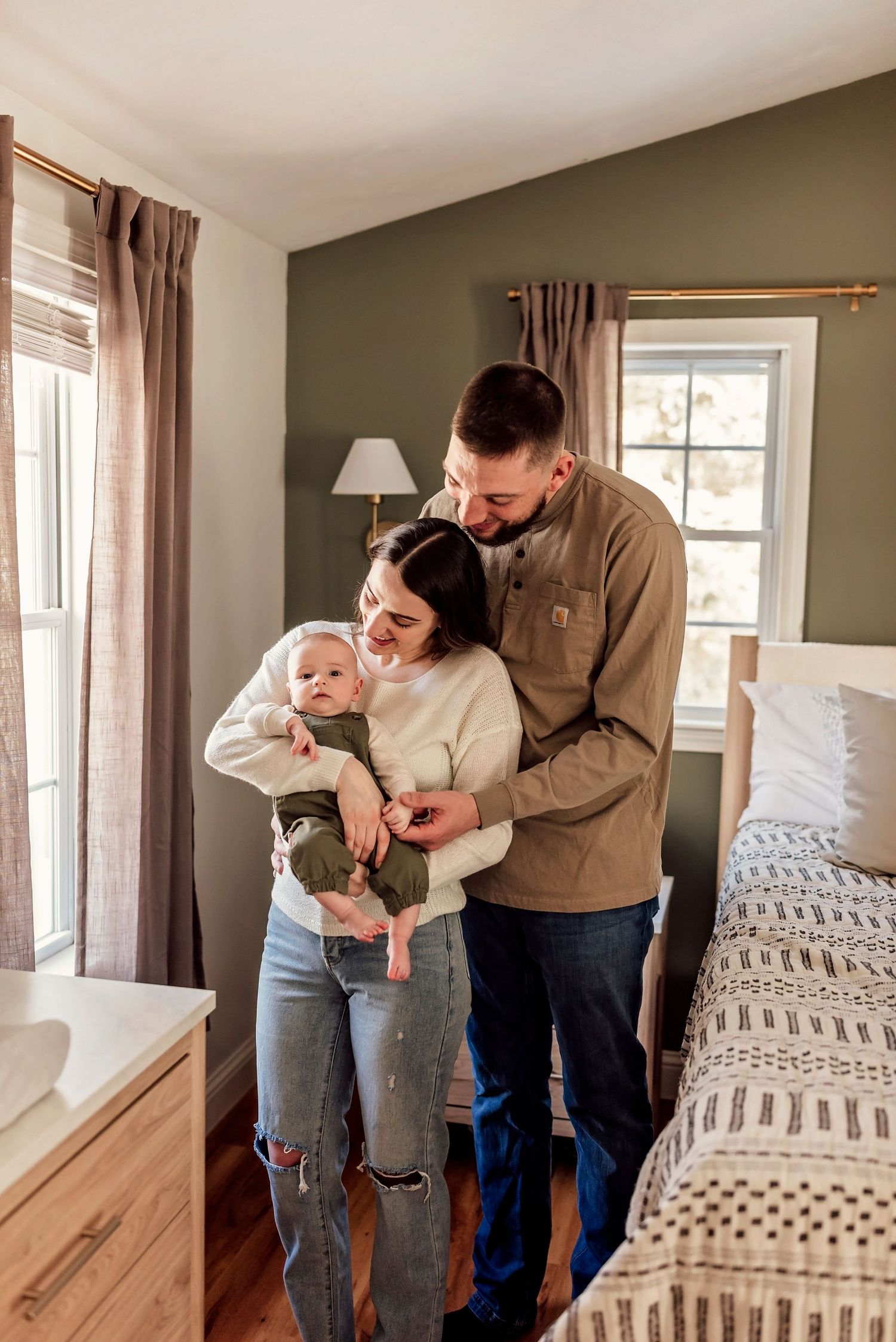 Central Massachusetts North shore in home newborn lifestyle photographer natural unscripted family session