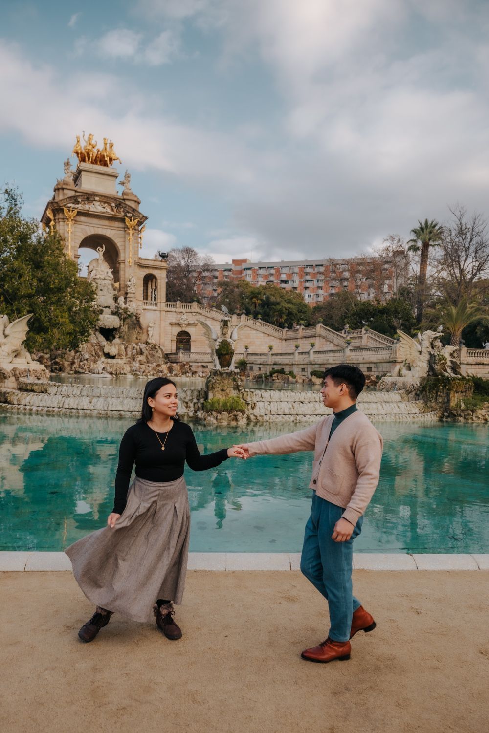 Romantic hug Passion facade backdrop Engagement photoshoot Barcelona BarcelonaLoversPH