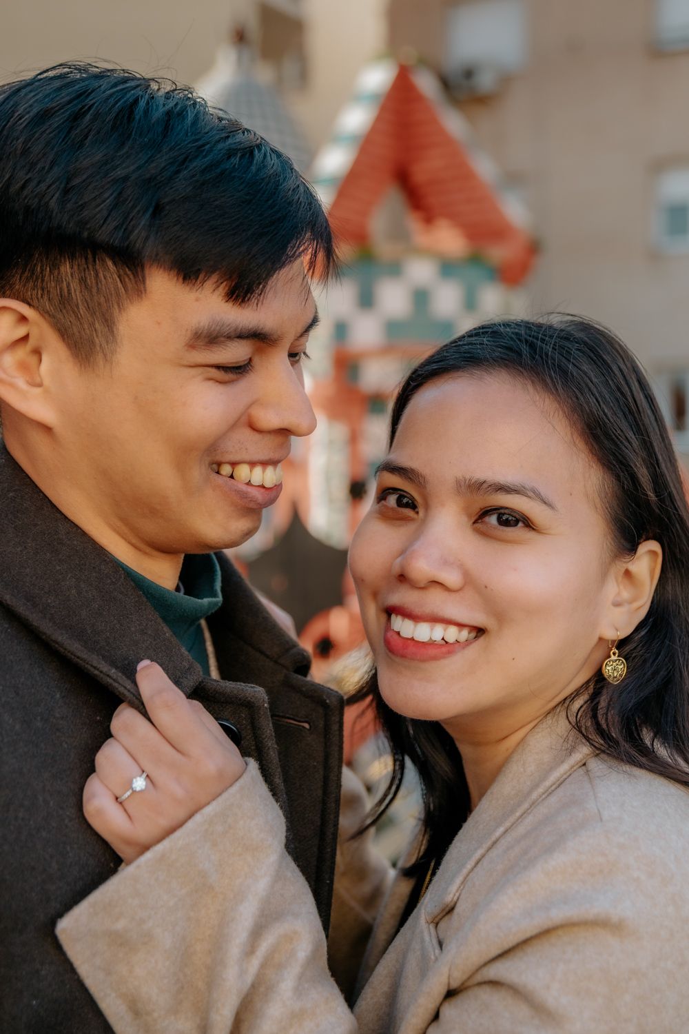 Loving hand hold fountain terrace Barcelona Engagement photoshoot Barcelona BarcelonaLoversPH